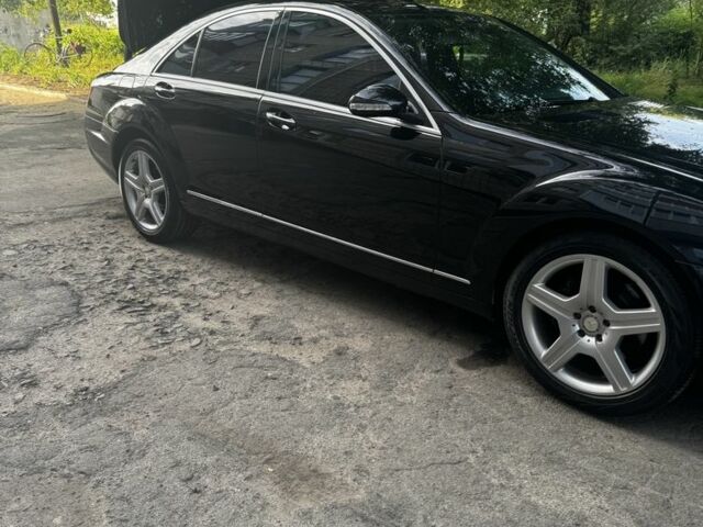 Черный Мерседес С Класс, объемом двигателя 3 л и пробегом 300 тыс. км за 11500 $, фото 5 на Automoto.ua