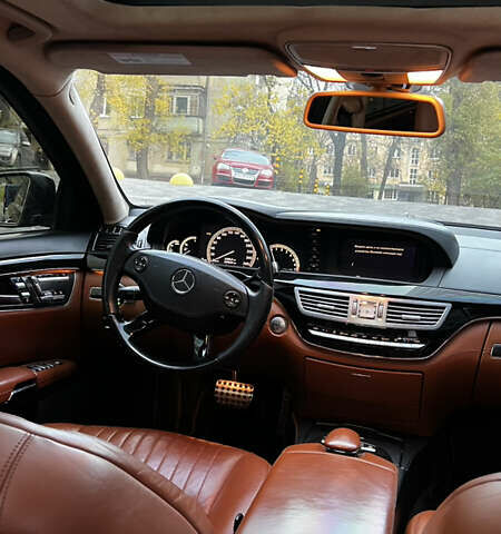 Черный Мерседес С Класс, объемом двигателя 5.5 л и пробегом 305 тыс. км за 14300 $, фото 11 на Automoto.ua