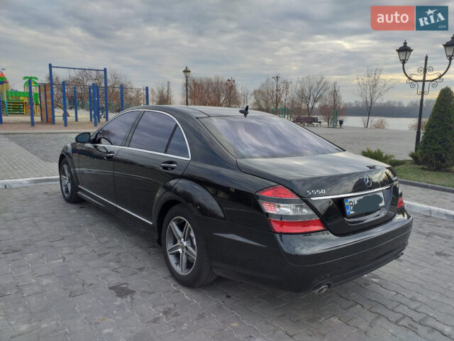 Чорний Мерседес С Клас, об'ємом двигуна 5.5 л та пробігом 275 тис. км за 15000 $, фото 16 на Automoto.ua