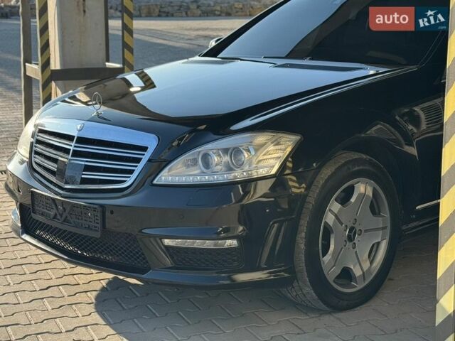 Чорний Мерседес С Клас, об'ємом двигуна 5 л та пробігом 261 тис. км за 12750 $, фото 6 на Automoto.ua