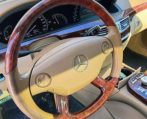 Черный Мерседес С Класс, объемом двигателя 5.46 л и пробегом 154 тыс. км за 12000 $, фото 8 на Automoto.ua