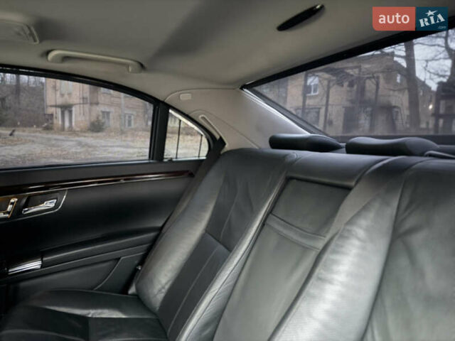 Чорний Мерседес С Клас, об'ємом двигуна 5.46 л та пробігом 560 тис. км за 7650 $, фото 20 на Automoto.ua