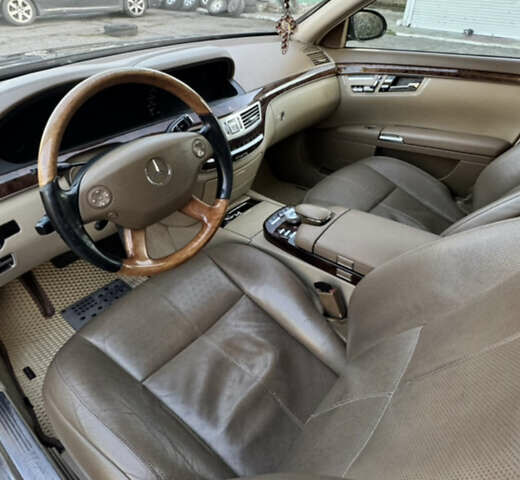 Черный Мерседес С Класс, объемом двигателя 2.99 л и пробегом 300 тыс. км за 10500 $, фото 7 на Automoto.ua