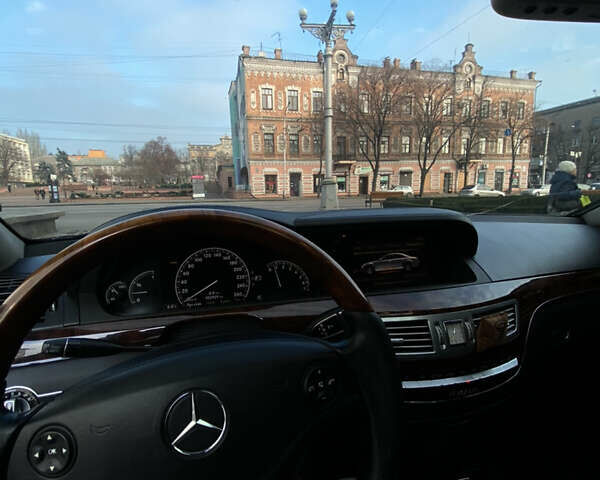 Чорний Мерседес С Клас, об'ємом двигуна 5.5 л та пробігом 303 тис. км за 10400 $, фото 27 на Automoto.ua