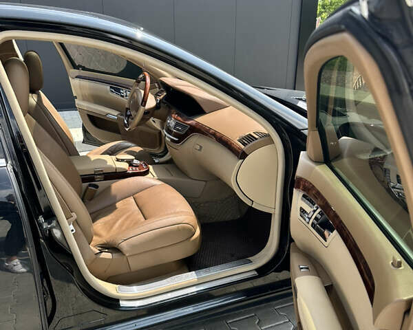 Черный Мерседес С Класс, объемом двигателя 0 л и пробегом 330 тыс. км за 10000 $, фото 9 на Automoto.ua