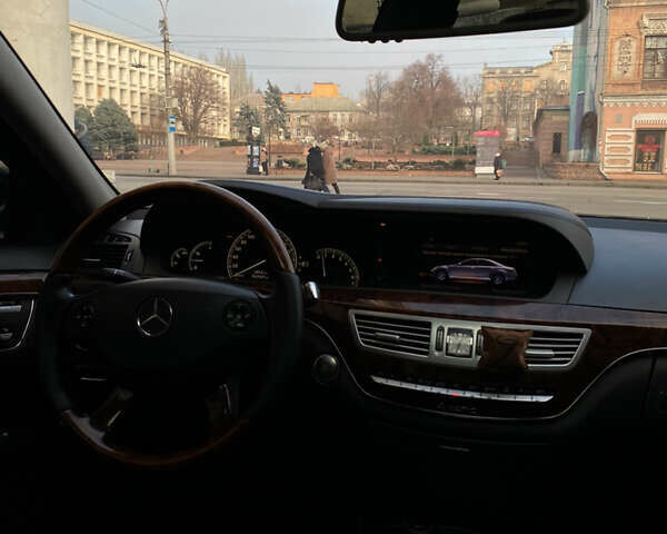 Чорний Мерседес С Клас, об'ємом двигуна 5.5 л та пробігом 303 тис. км за 10400 $, фото 19 на Automoto.ua