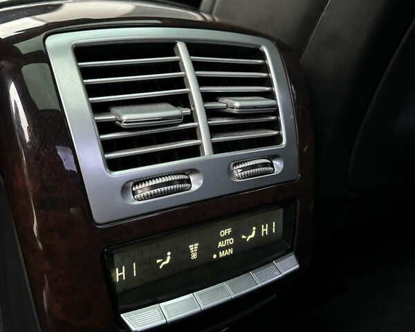 Чорний Мерседес С Клас, об'ємом двигуна 5.46 л та пробігом 270 тис. км за 10950 $, фото 19 на Automoto.ua