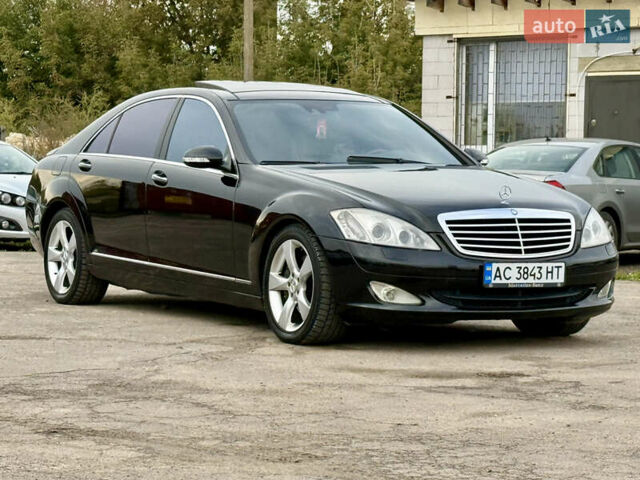 Мерседес С Класс 2007 в Ровно на Automoto.ua Черный Мерседес С Класс, объемом двигателя 5.5 л и пробегом 323 тыс. км за 8999 $, фото 10 на Automoto.ua