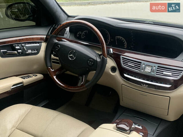 Черный Мерседес С Класс, объемом двигателя 5.51 л и пробегом 249 тыс. км за 14000 $, фото 32 на Automoto.ua