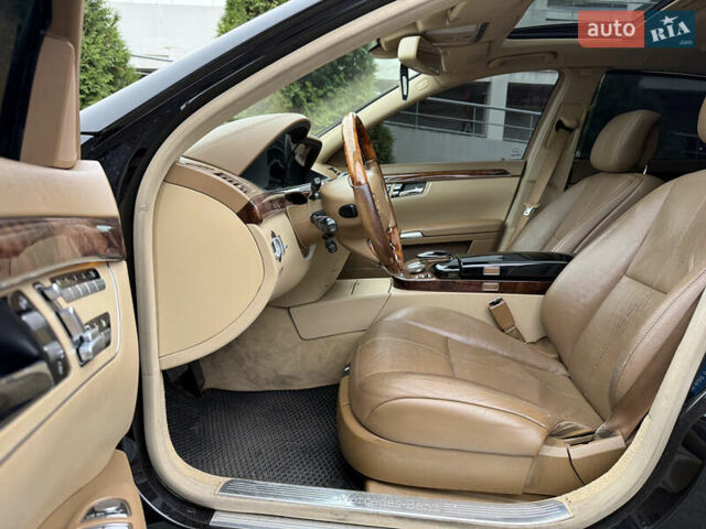 Черный Мерседес С Класс, объемом двигателя 3.5 л и пробегом 305 тыс. км за 7800 $, фото 24 на Automoto.ua