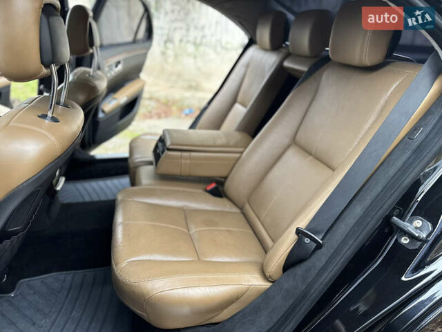 Чорний Мерседес С Клас, об'ємом двигуна 5.5 л та пробігом 288 тис. км за 10950 $, фото 17 на Automoto.ua