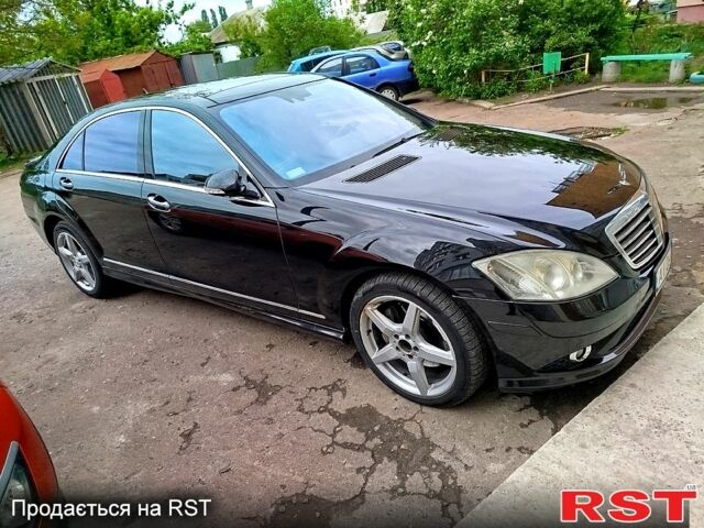 Черный Мерседес С Класс, объемом двигателя 5.5 л и пробегом 217 тыс. км за 10900 $, фото 3 на Automoto.ua