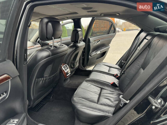 Черный Мерседес С Класс, объемом двигателя 3.5 л и пробегом 217 тыс. км за 10300 $, фото 34 на Automoto.ua