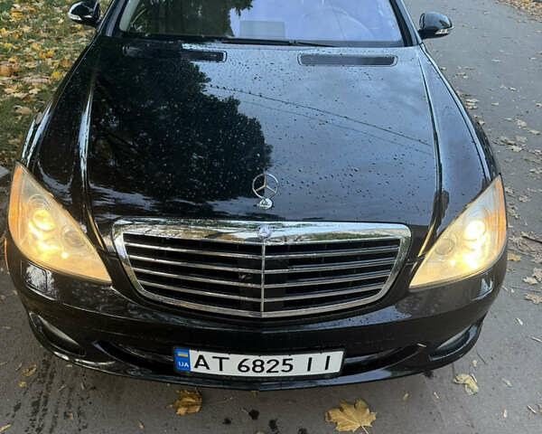 Чорний Мерседес С Клас, об'ємом двигуна 5.5 л та пробігом 155 тис. км за 16800 $, фото 2 на Automoto.ua