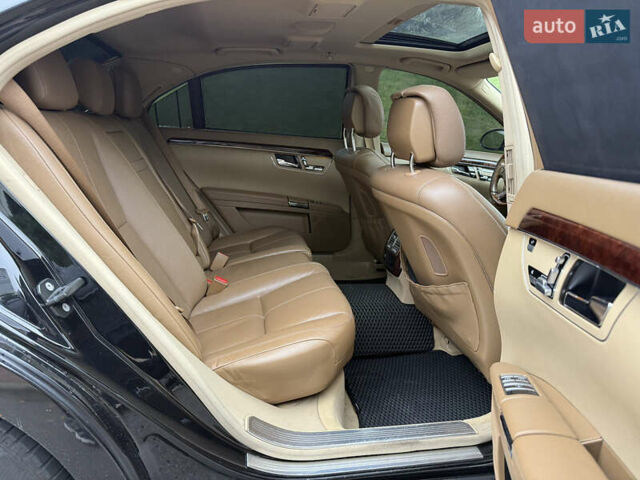 Черный Мерседес С Класс, объемом двигателя 3.5 л и пробегом 305 тыс. км за 7800 $, фото 29 на Automoto.ua