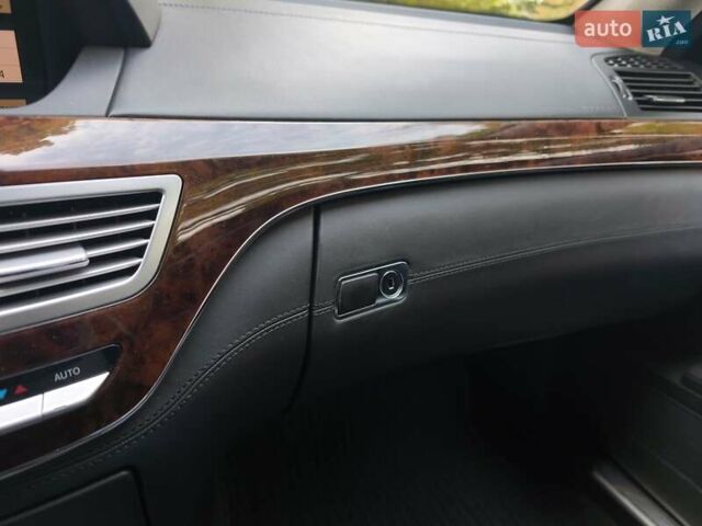 Черный Мерседес С Класс, объемом двигателя 5.46 л и пробегом 322 тыс. км за 15000 $, фото 14 на Automoto.ua