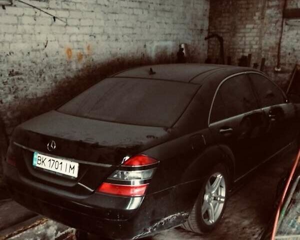 Черный Мерседес С Класс, объемом двигателя 5.46 л и пробегом 120 тыс. км за 6200 $, фото 19 на Automoto.ua