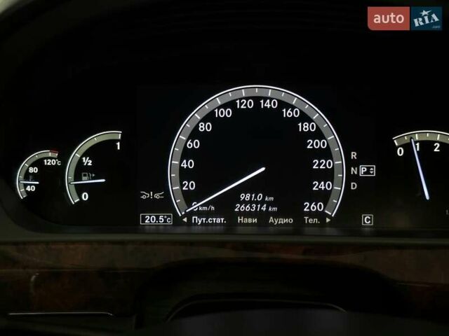 Черный Мерседес С Класс, объемом двигателя 5.46 л и пробегом 266 тыс. км за 10989 $, фото 18 на Automoto.ua