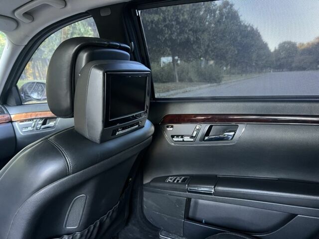 Чорний Мерседес С Клас, об'ємом двигуна 5.5 л та пробігом 500 тис. км за 7650 $, фото 12 на Automoto.ua