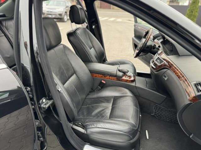 Черный Мерседес С Класс, объемом двигателя 3.5 л и пробегом 217 тыс. км за 10300 $, фото 16 на Automoto.ua