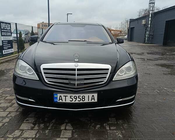 Черный Мерседес С Класс, объемом двигателя 4.7 л и пробегом 339 тыс. км за 11000 $, фото 6 на Automoto.ua
