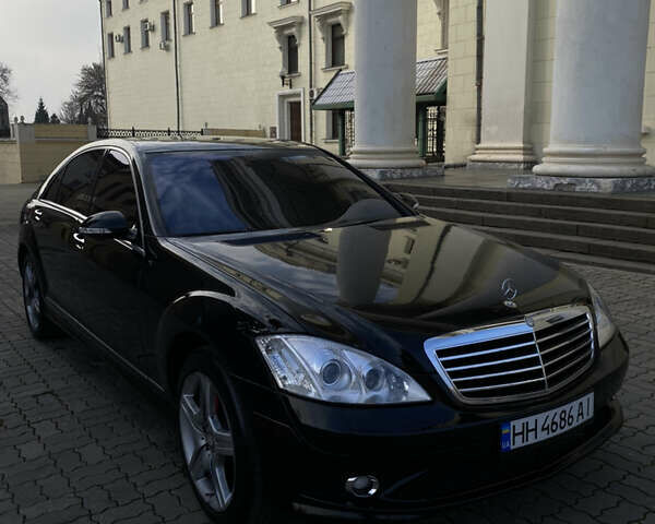 Чорний Мерседес С Клас, об'ємом двигуна 5.5 л та пробігом 303 тис. км за 10400 $, фото 2 на Automoto.ua