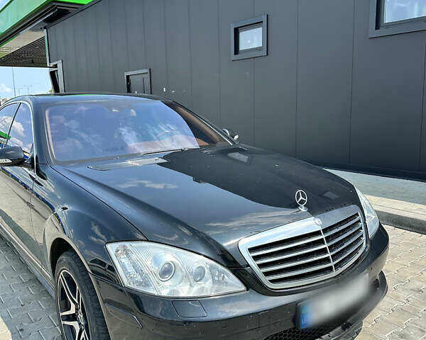 Черный Мерседес С Класс, объемом двигателя 0 л и пробегом 330 тыс. км за 10000 $, фото 1 на Automoto.ua