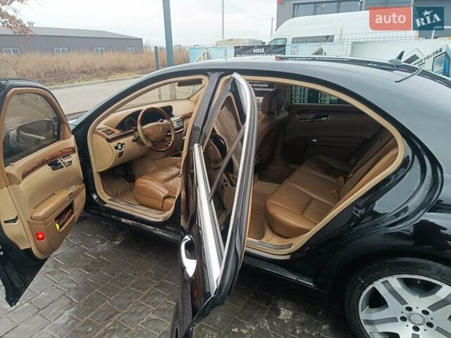 Черный Мерседес С Класс, объемом двигателя 4.7 л и пробегом 339 тыс. км за 11000 $, фото 7 на Automoto.ua