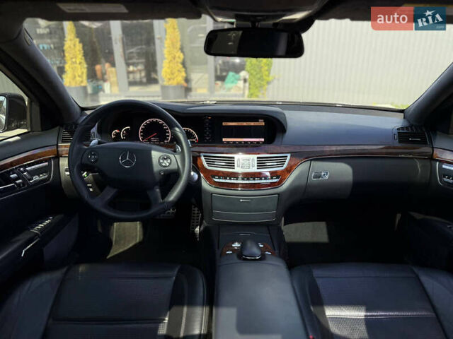 Чорний Мерседес С Клас, об'ємом двигуна 6.21 л та пробігом 136 тис. км за 18999 $, фото 5 на Automoto.ua