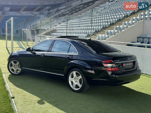 Черный Мерседес С Класс, объемом двигателя 5.5 л и пробегом 288 тыс. км за 10500 $, фото 15 на Automoto.ua