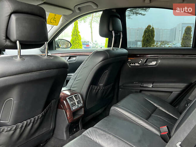 Черный Мерседес С Класс, объемом двигателя 3.5 л и пробегом 245 тыс. км за 13750 $, фото 22 на Automoto.ua