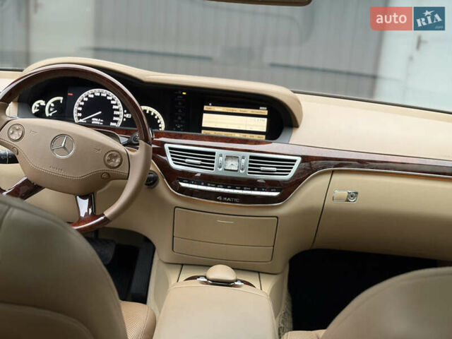 Черный Мерседес С Класс, объемом двигателя 5.46 л и пробегом 70 тыс. км за 20500 $, фото 12 на Automoto.ua