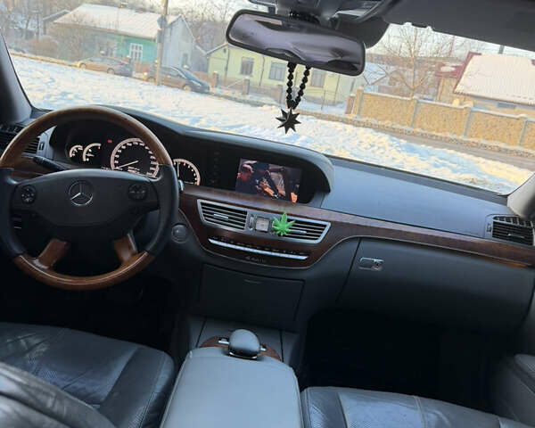 Черный Мерседес С Класс, объемом двигателя 3.5 л и пробегом 209 тыс. км за 11999 $, фото 31 на Automoto.ua