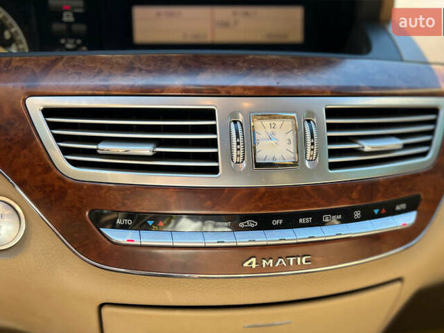 Черный Мерседес С Класс, объемом двигателя 3.5 л и пробегом 315 тыс. км за 10600 $, фото 22 на Automoto.ua