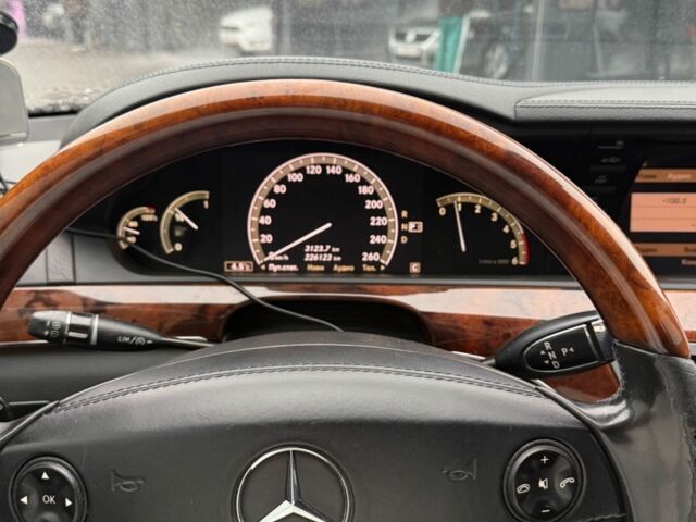 Черный Мерседес С Класс, объемом двигателя 3 л и пробегом 226 тыс. км за 10000 $, фото 5 на Automoto.ua
