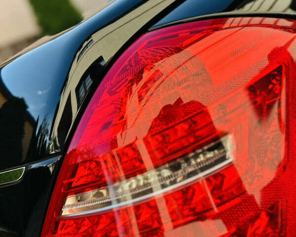 Черный Мерседес С Класс, объемом двигателя 5.5 л и пробегом 210 тыс. км за 12900 $, фото 119 на Automoto.ua