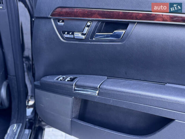 Чорний Мерседес С Клас, об'ємом двигуна 2.99 л та пробігом 318 тис. км за 13400 $, фото 10 на Automoto.ua