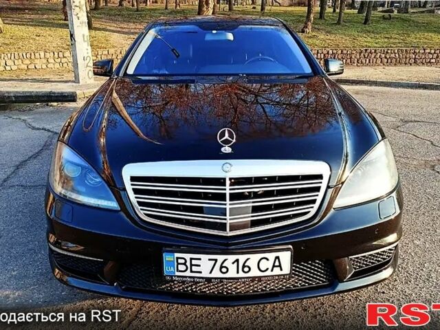 Черный Мерседес С Класс, объемом двигателя 4 л и пробегом 240 тыс. км за 19500 $, фото 1 на Automoto.ua