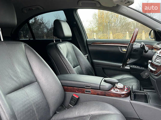 Черный Мерседес С Класс, объемом двигателя 3.5 л и пробегом 245 тыс. км за 13750 $, фото 20 на Automoto.ua
