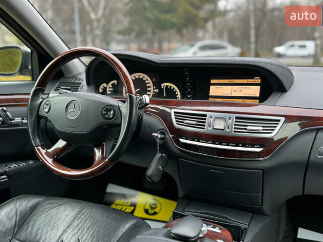 Черный Мерседес С Класс, объемом двигателя 3.5 л и пробегом 245 тыс. км за 13750 $, фото 21 на Automoto.ua