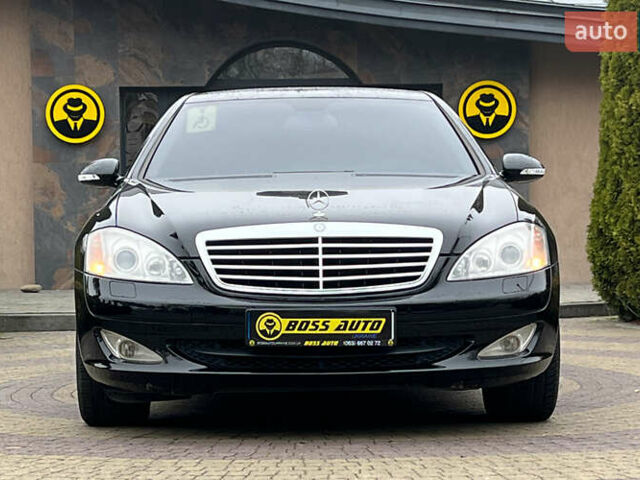 Черный Мерседес С Класс, объемом двигателя 3.5 л и пробегом 245 тыс. км за 13750 $, фото 1 на Automoto.ua