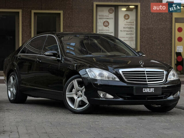 Черный Мерседес С Класс, объемом двигателя 5.5 л и пробегом 290 тыс. км за 10000 $, фото 8 на Automoto.ua
