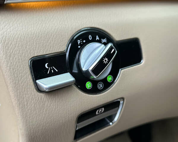 Черный Мерседес С Класс, объемом двигателя 5.5 л и пробегом 238 тыс. км за 10000 $, фото 2 на Automoto.ua