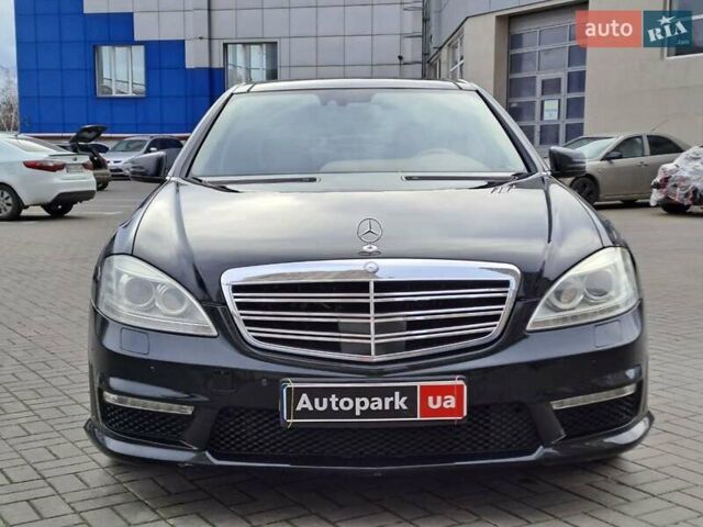 Черный Мерседес С Класс, объемом двигателя 5.5 л и пробегом 261 тыс. км за 10490 $, фото 2 на Automoto.ua