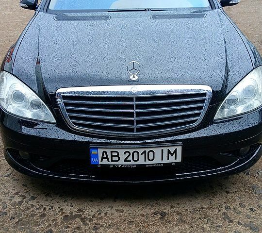 Чорний Мерседес С Клас, об'ємом двигуна 5.4 л та пробігом 208 тис. км за 17500 $, фото 4 на Automoto.ua