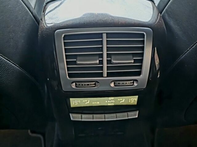 Черный Мерседес С Класс, объемом двигателя 5.5 л и пробегом 330 тыс. км за 10000 $, фото 10 на Automoto.ua