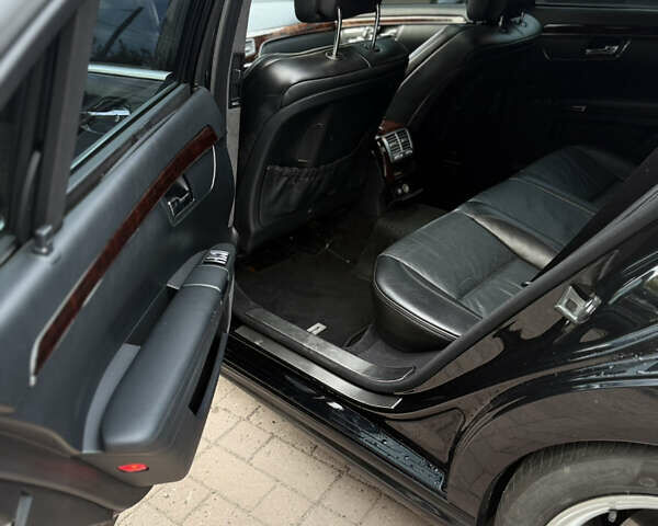 Черный Мерседес С Класс, объемом двигателя 6.21 л и пробегом 83 тыс. км за 26000 $, фото 23 на Automoto.ua