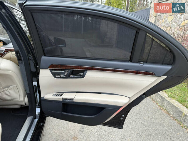 Чорний Мерседес С Клас, об'ємом двигуна 5.5 л та пробігом 243 тис. км за 12999 $, фото 32 на Automoto.ua