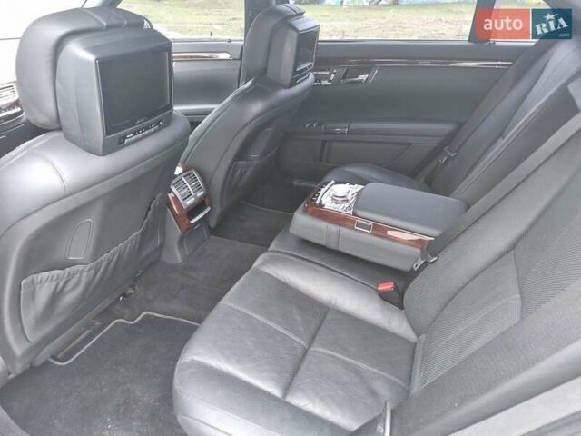 Черный Мерседес С Класс, объемом двигателя 5.5 л и пробегом 132 тыс. км за 21500 $, фото 8 на Automoto.ua