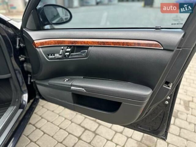 Черный Мерседес С Класс, объемом двигателя 2.99 л и пробегом 233 тыс. км за 16400 $, фото 6 на Automoto.ua